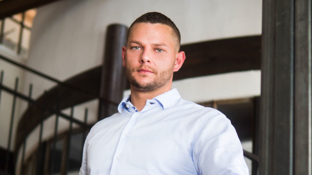 Eduard Wolf Als Versicherungsexperte Mitarbeiter für Agenturen gewinnen