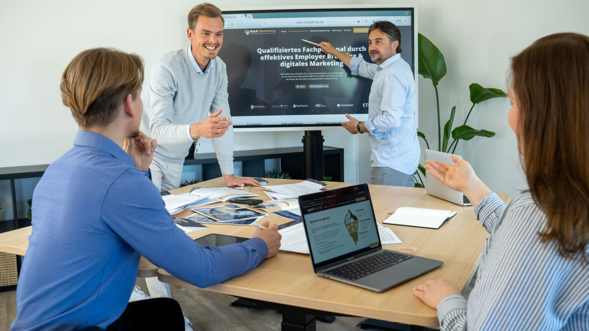 Lukas Lierk und sein Team der Agentur Kanzlei Brands