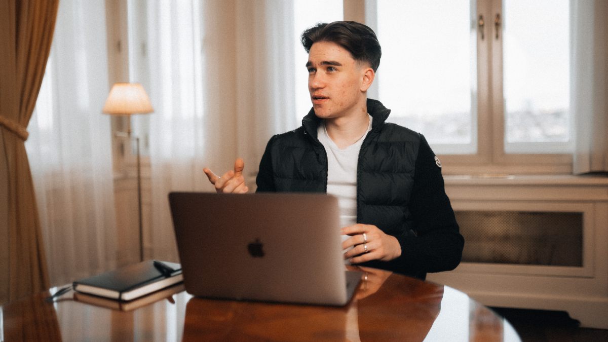 Danil Lenivov mit seiner Weiterleitungsmethode