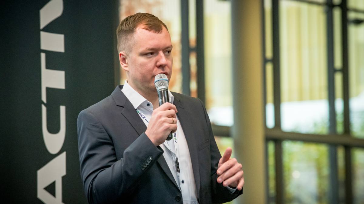Andre Witzel hat mehr als ein Jahrzehnt Erfahrung an den Finanzmärkten und gibt dieses Wissen nun weiter.