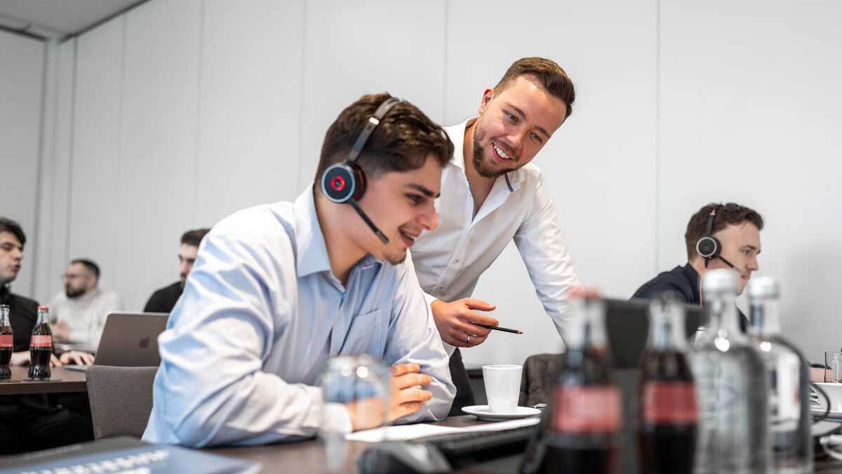 Julian Mahnken bietet das beste Telefonakquise-Coaching.